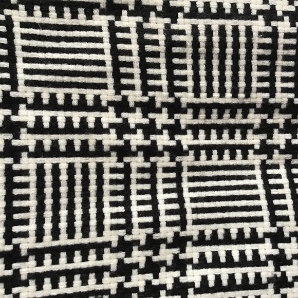 JOSEPH ABBOUD B&W ACRYLIC SCARF - Picture 2 of 5